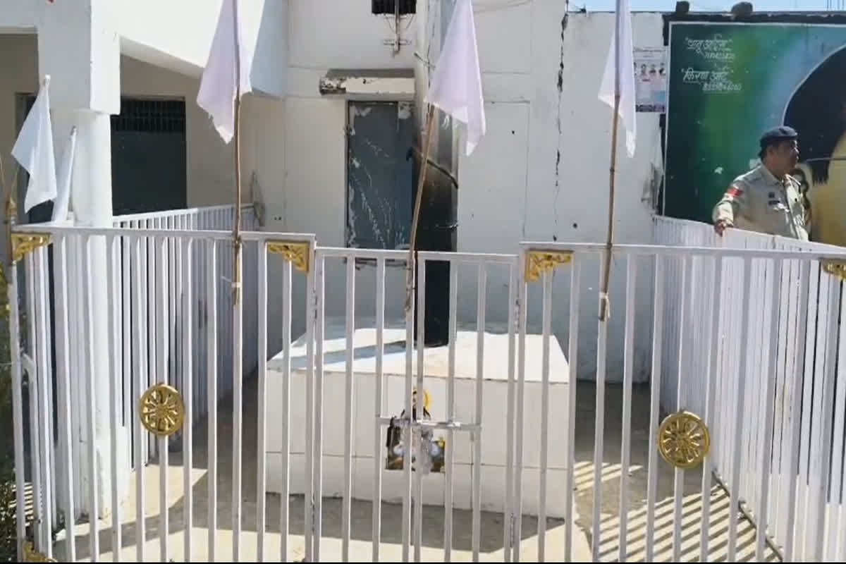 Lormi Jaitkham Fire News: जैतखाम आगजनी के बाद बड़ा फैसला! झझपुरी गांव में नए जैतखाम की स्थापना शुरू, डिप्टी CM अरुण साव ने कहा- दोषियों को बख्शा नहीं जाएगा