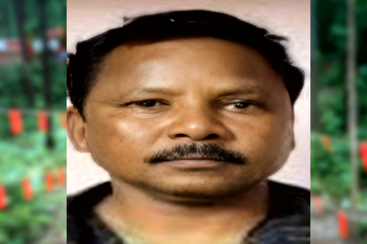 Barse Deva Surrender: लाल आतंक को सबसे बड़ा झटका, नक्सली कमांडर बारसे देवा ने किया सरेंडर, पुलिस जल्द कर सकती है सरेंडर की घोषणा