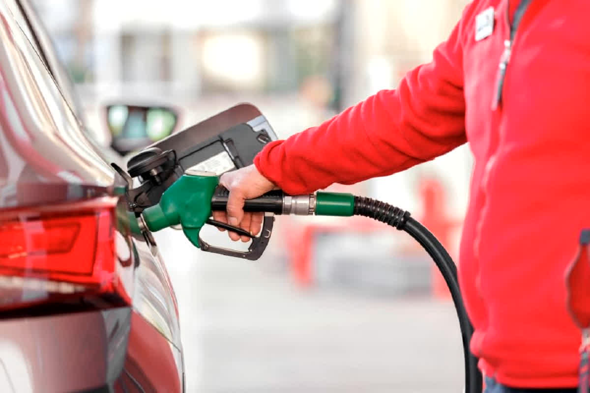 Petrol Diesel Price 7 January 2026: सुबह-सुबह वाहन चालकों के लिए बड़ी खुशखबरी! 95 रुपये से नीचे आया पेट्रोल और डीजल के भाव, जानिए आज आपके शहर में कितना है रेट?