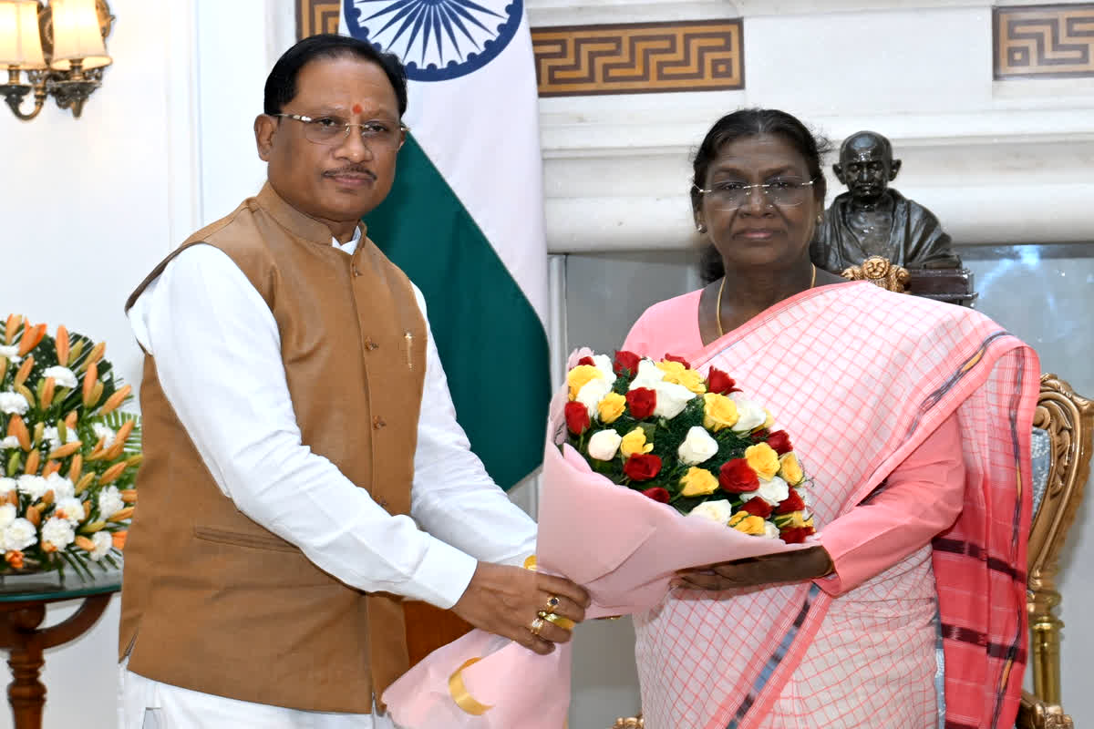 President Droupadi Murmu Bastar Visit : तैयार है बस्तर, आ रही हैं राष्ट्रपति , 7 फरवरी को होगा ‘बस्तर पंडुम’ का आगाज, सुरक्षा और चिकित्सा के हुए पुख्ता इंतजाम