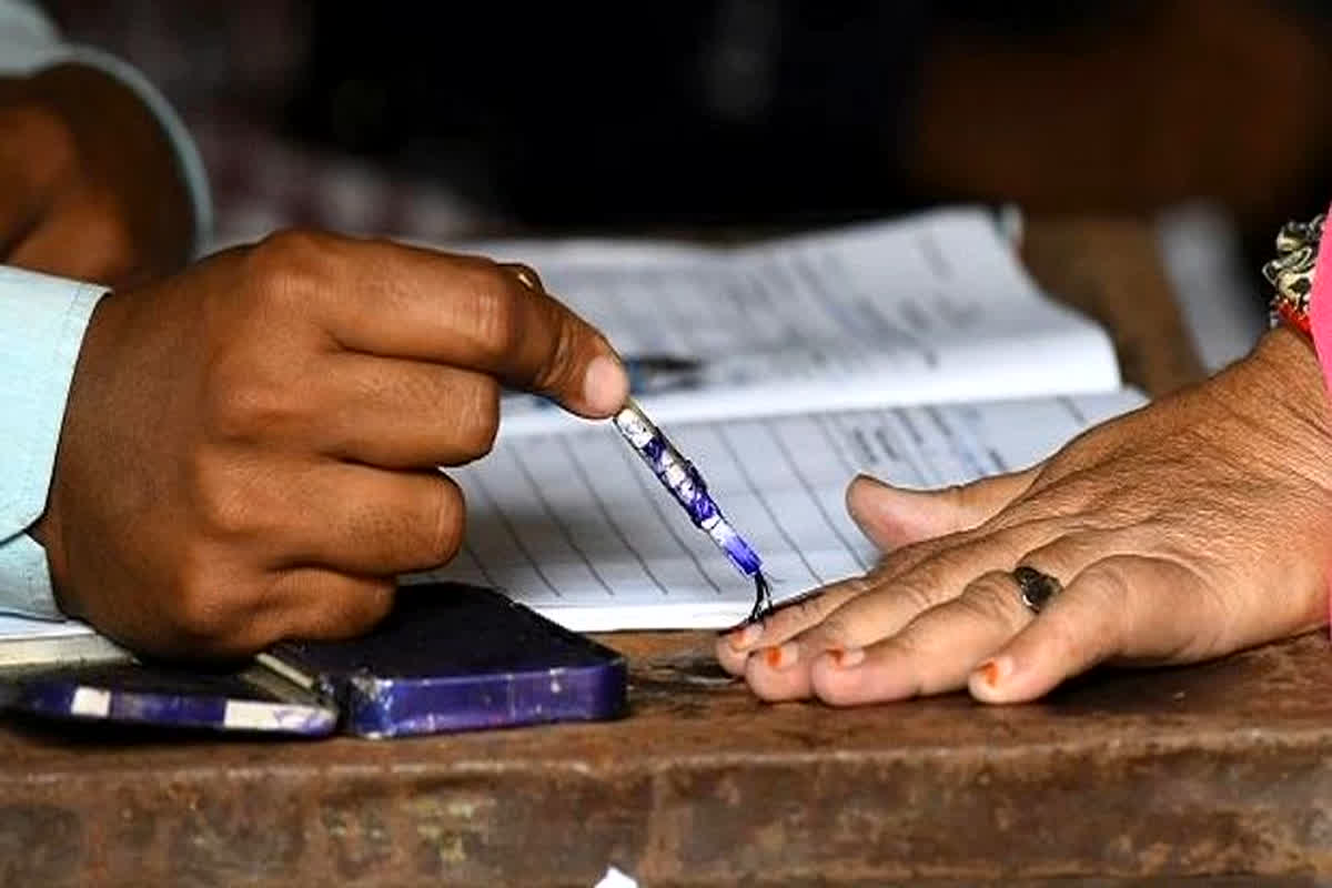 eci voter list: भाजपा शासित राज्य में कटा करोड़ों वोटर का नाम, आंकड़ा जानकर हर कोई हो रहा हैरान, SIR लिस्ट में नहीं है नाम तो करें ये काम