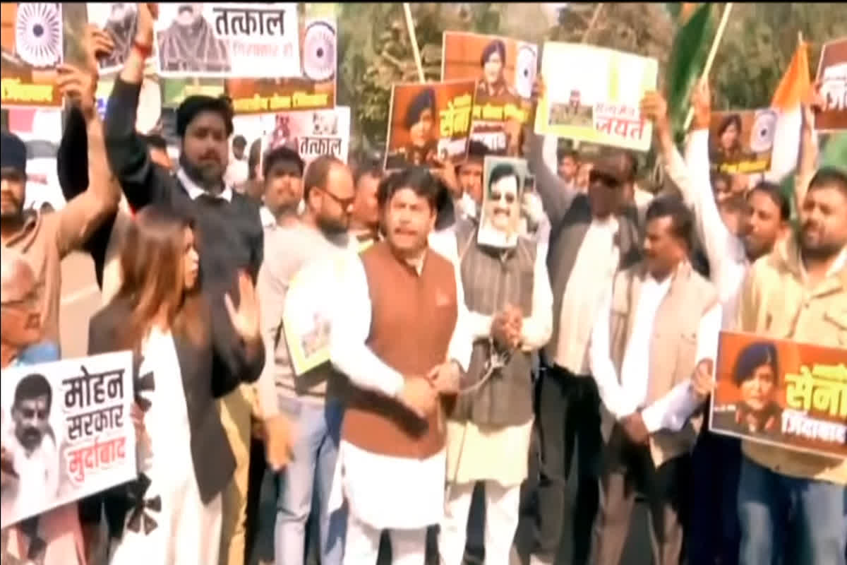 शह मात The Big Debate: सड़क पर उतरी कांग्रेस, विवादित कमेंट पर युद्ध शेष! कर्नल सोफिया कुरैशी पर टिपण्णी को लेकर अपने ही मंत्री को गिरफ्तार करेगी क्या एमपी सरकार?