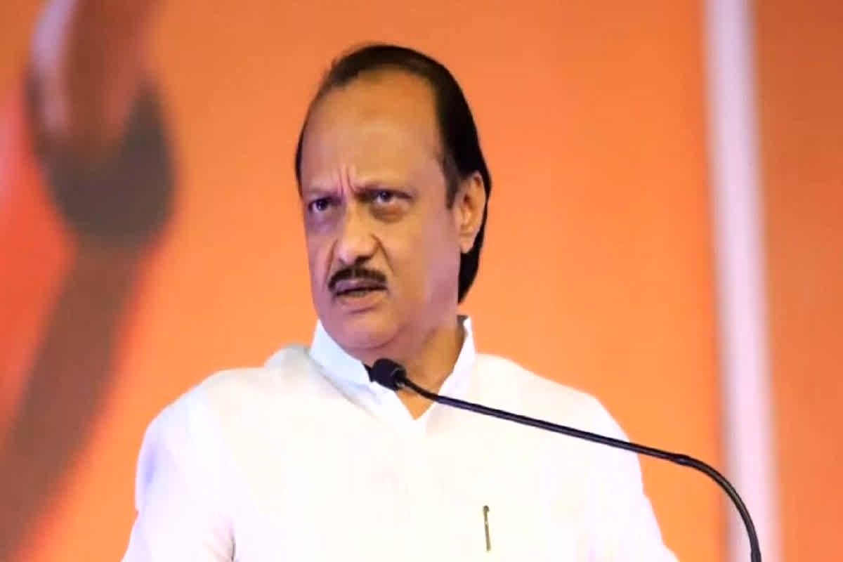 Ajit Pawar Plane Hadsa: डिप्टी सीएम अजित पावर के निधन पर विपक्ष ने जताया गहरा दुख, राहुल ने कहा, मैं महाराष्ट्र की जनता के साथ हूं, प्रियंका ने परिवार को लेकर जताई चिंता