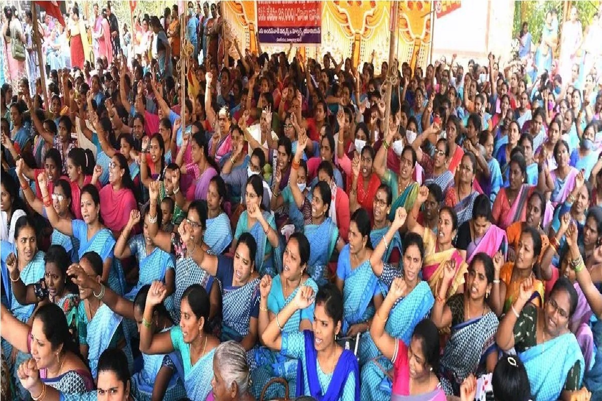 Anganwadi workers pension hike: आंगनवाड़ी कार्यकर्ताओं और पंचायत सचिवों की पेंशन में बढ़ोत्तरी का ऐलान, सेवानिवृत्ति लाभों में दोगुनी राशि का इजाफा