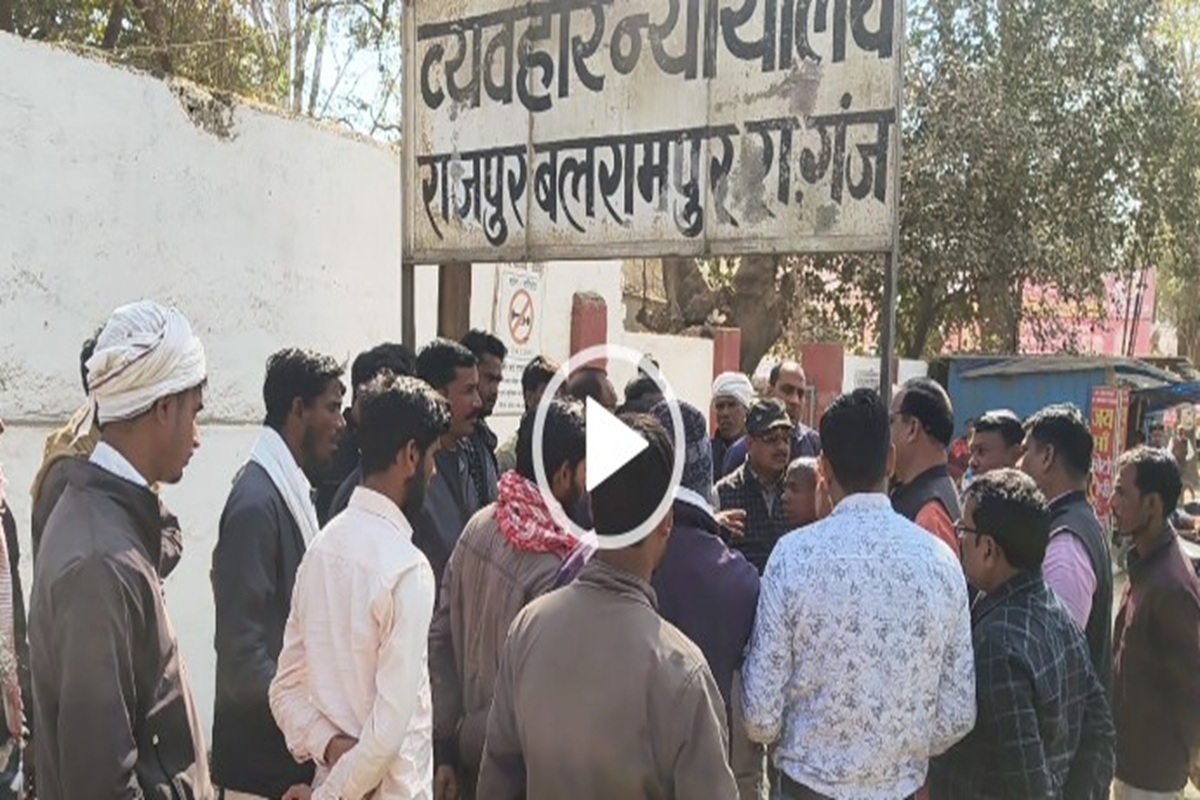 BLO & BJP booth President kidnapped: महिला BLO और BJP बूथ अध्यक्ष का अपहरण! गाड़ी में बैठाकर ले गए इस समाज के लोग, पदाधिकारियों ने किया हंगामा तो खुला राज