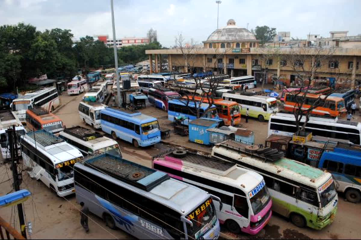 Bus Permit Suspenion: सरकार ने 50 से ज्यादा बसों का परमिट किया कैंसिल.. अब रोजाना सफर होगा मुश्किल, जानें क्यों लिया गया यह बड़ा फैसला
