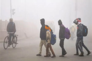 cg weather update today: तापमान में आएगी गिरावट, इन जिलों में कोहरा छाने के साथ चलेगी शीतलहर, मौसम विभाग ने जारी किया अलर्ट