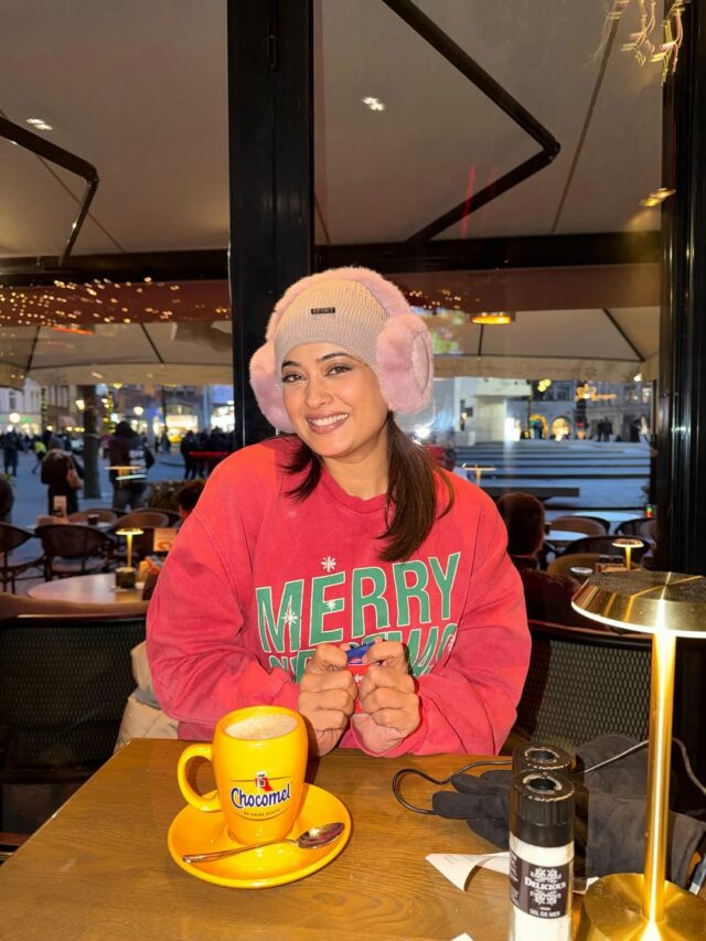 Shweta Tiwari Winter Look: श्वेता तिवारी का विंटर लुक्स से हर कोई हैरान! ये फैशन टिप्स आपके भी काम आएंगे, देखिए उनकी स्टाइलिश तस्वीरें