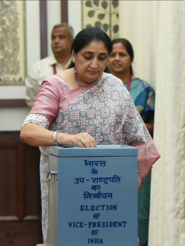 Sunetra Pawar Dy CM Maharashtra: कौन हैं सुनेत्रा पवार जो बनने जा रही हैं महाराष्ट्र की पहली महिला डिप्टी CM?.. ननद के हाथों ही मिली थी बड़ी चुनावी हार