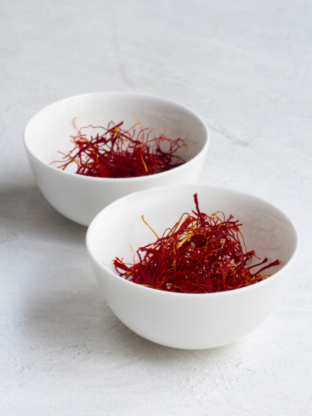 Benefits of Saffron Milk : केसर के 7 बड़े फायदे: रोज़ केसर वाला दूध पीने से सेहत में होते हैं ये बदलाव