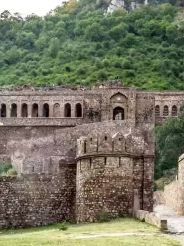 Most Haunted Places in India: रात होते ही कांप उठती हैं ये जगहें! भारत की सबसे डरावनी लोकेशन्स जिन्हें देखने की हिम्मत कम ही लोग करते हैं
