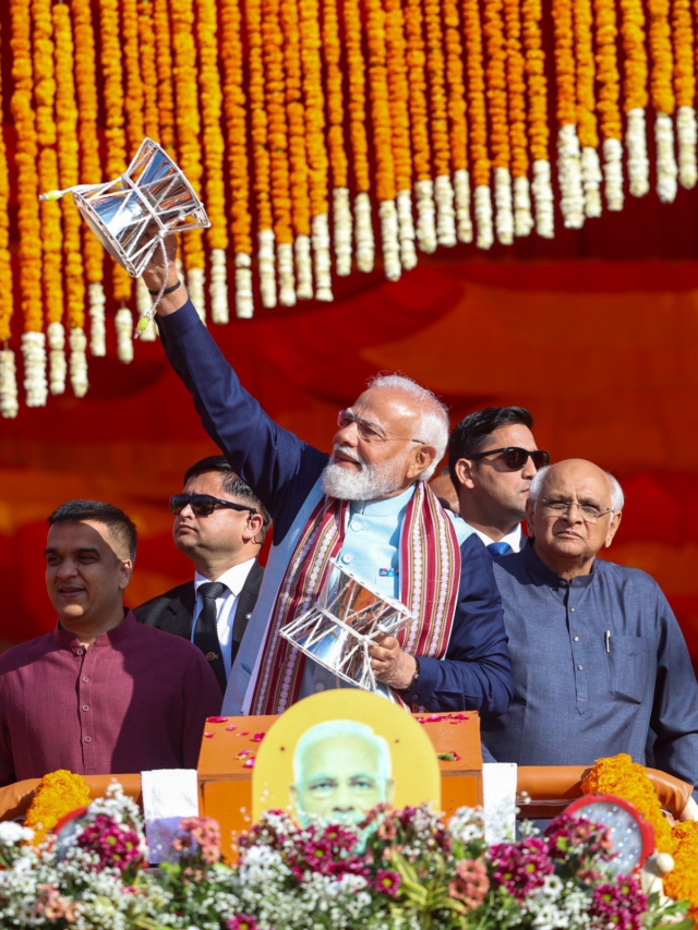 somnath swabhiman parv 2026: पीएम मोदी के साथ सोमनाथ धाम में मनाया गया स्वाभिमान पर्व