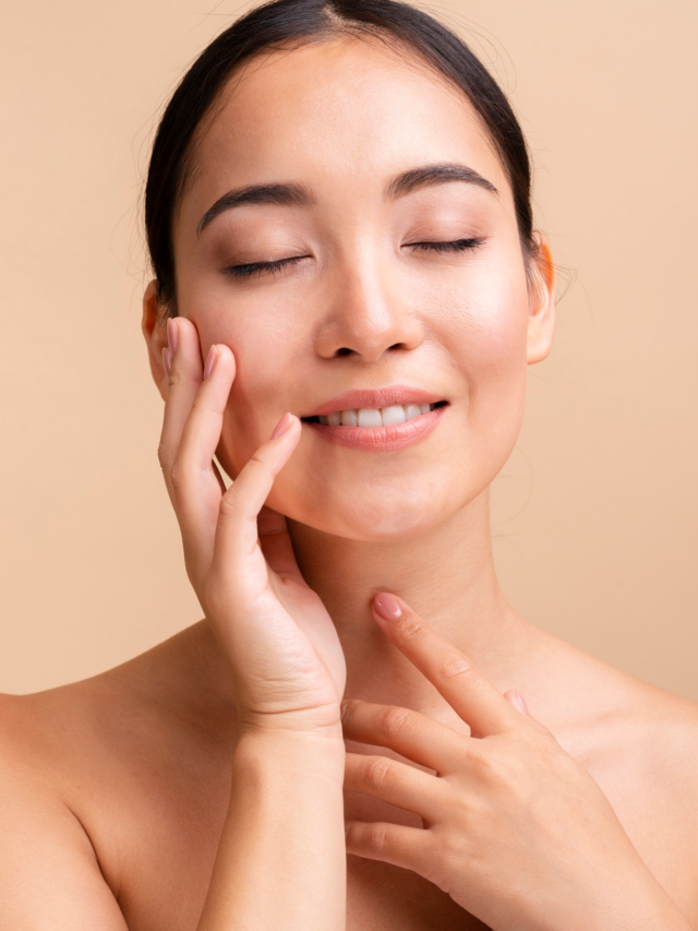 Glowing Skin Tips: सुबह-सुबह आइना देखकर अगर दिखती है थकी त्वचा, तो ये 5 आसान टिप्स बदल देंगे आपका चेहरा!