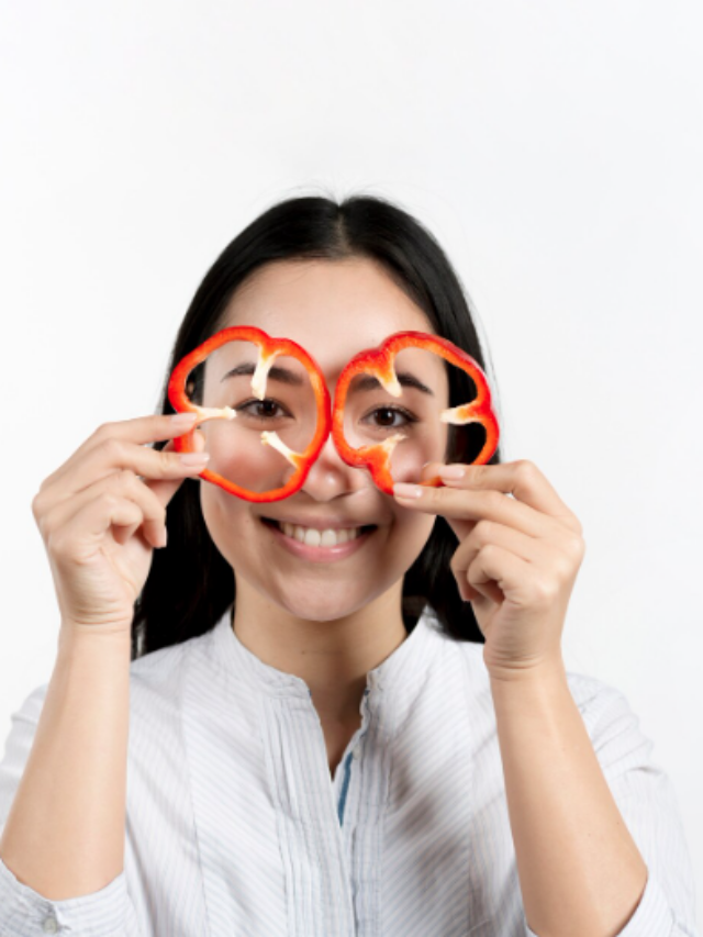 Superfoods for Eyes : आँखों की रोशनी बढ़ाने के लिए जरूर खाएं ये सुपरफूड्स