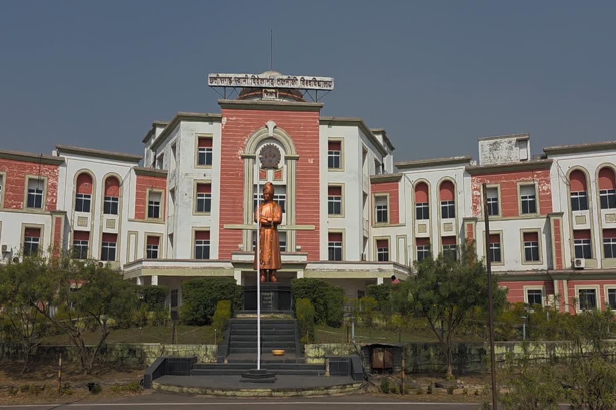 CSVTU Bhilai Phd Scam: छात्रों की फीस का पैसा खा गए अधिकारी? खुद कुलपति ने खोली फाइल, मिली करोड़ों की हेरा-फेरी
