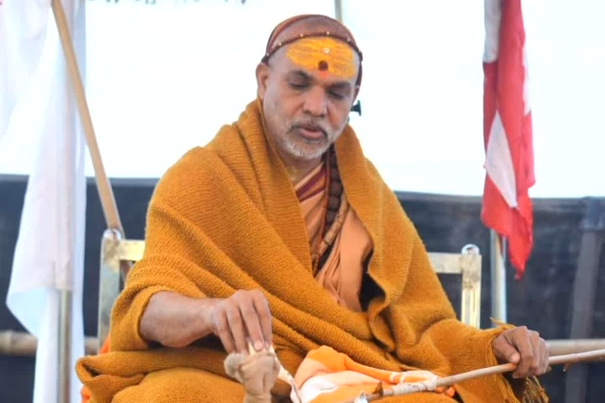 Vande Bharat: पालकी की लड़ाई..अब पदवी पर आई! मेला प्रशासन ने पूछा आप शंकराचार्य कैसे? तो स्वामी अविमुक्तेश्वरानंद ने भी 8 पन्नों में दिया जवाब, देखें वीडियो