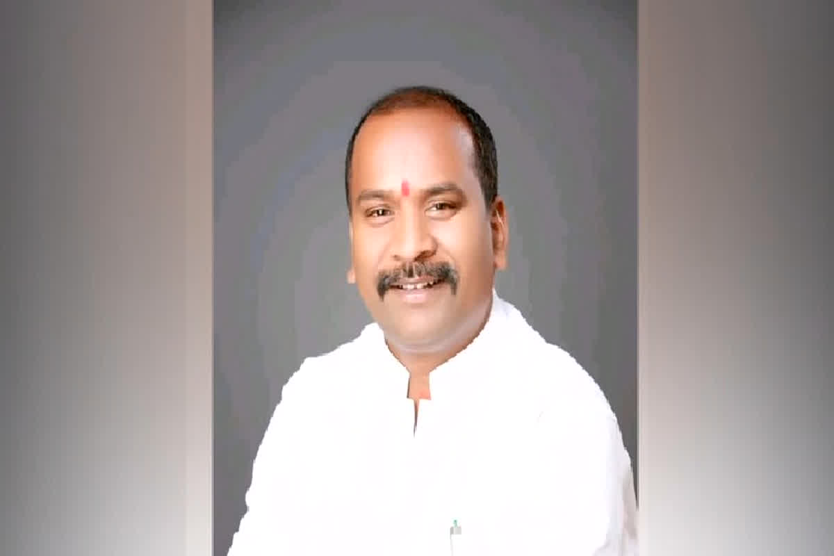 Manendragarh News: ‘पूरे जिले में चल रही हिटलरशाही’, पूर्व विधायक गुलाब कमरो ने कलेक्टर पर लगाए गंभीर आरोप, पीएम समेत इन लोगों से की शिकायत