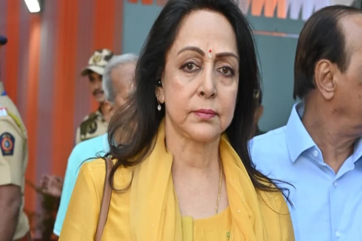 BMC Elections: पोलिंग बूथ पर हेमामालिनी को देखते ही व्यवस्था पर भड़का बुजुर्ग, एक्ट्रेस भी नहीं दे पायी जवाब, हटना पड़ा पीछे