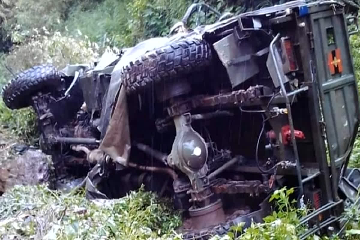 Indian Army Doda Accident: 200 फीट गहरी खाई में गिरी सेना की कैस्पर वाहन, अब तक 10 जवान शहीद, कई घायल