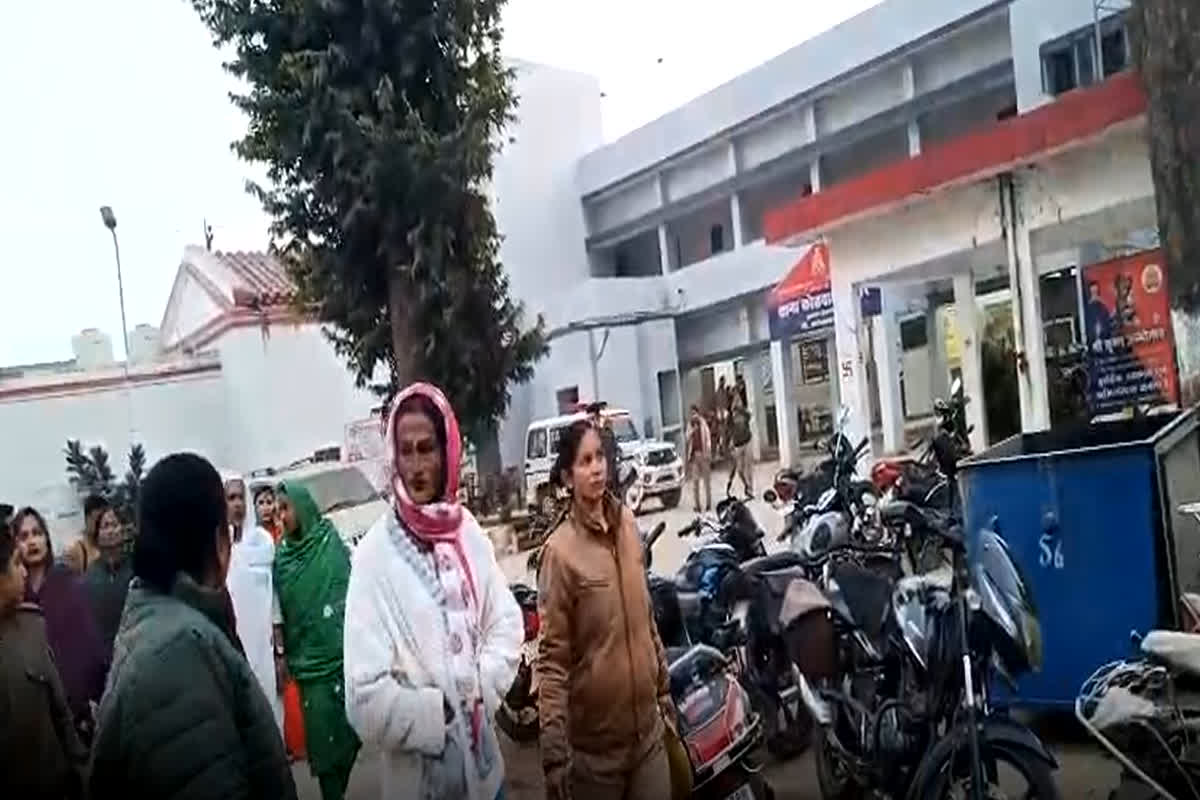 Pratapgarh HIV News: जेल में बंद किन्नरों के बीच HIV विस्फोट! ये कांड कर पहुंचे थे सभी सलाखों के पीछे, खुलासा होते ही मचा हड़कंप, अब संपर्क में आए लोगों की हो रही तलाश