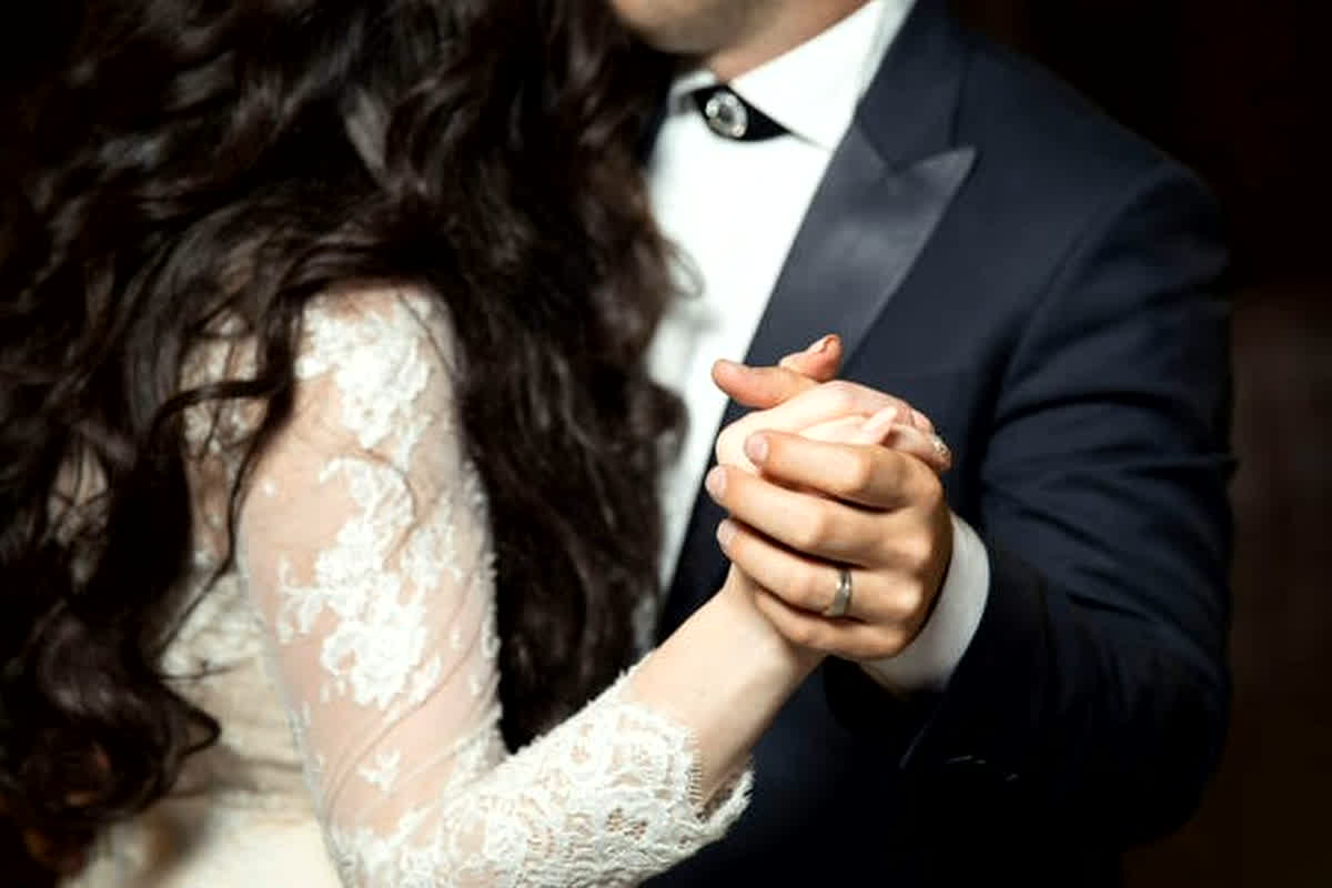 Muslim Girls Convert Fake hindu: राज्य बदलते ही बदल जाती थी मुस्लिम लड़कियों की पहचान, हिंदू युवती बताकर लाखों में होती डील, मामला जान आपके उड़ जाएंगे होश