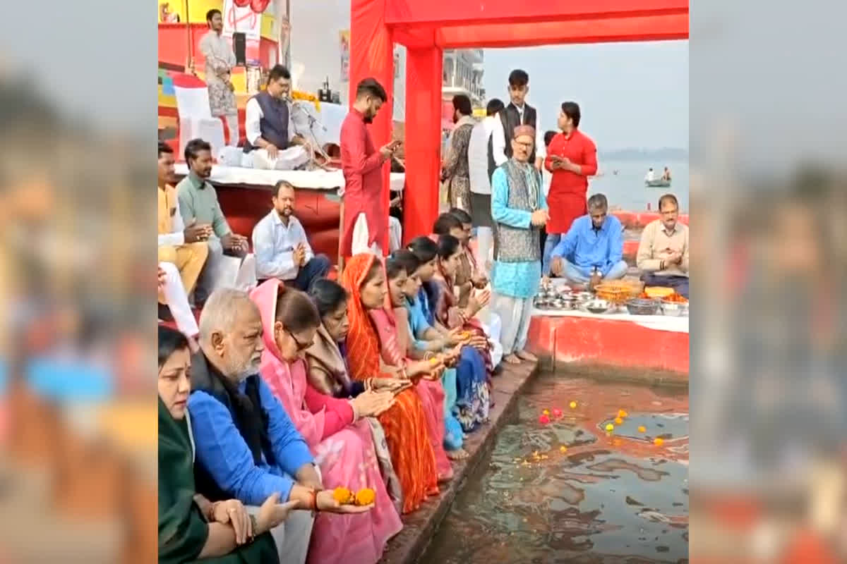 Narmada Jayanti 2026: 1100 फीट लंबी चुनरी से हुआ मां नर्मदा का श्रृंगार, प्रकटोत्सव से पहले उमड़ी आस्था की धारा, जबलपुर से डिंडौरी तक भक्तिमय का माहौल