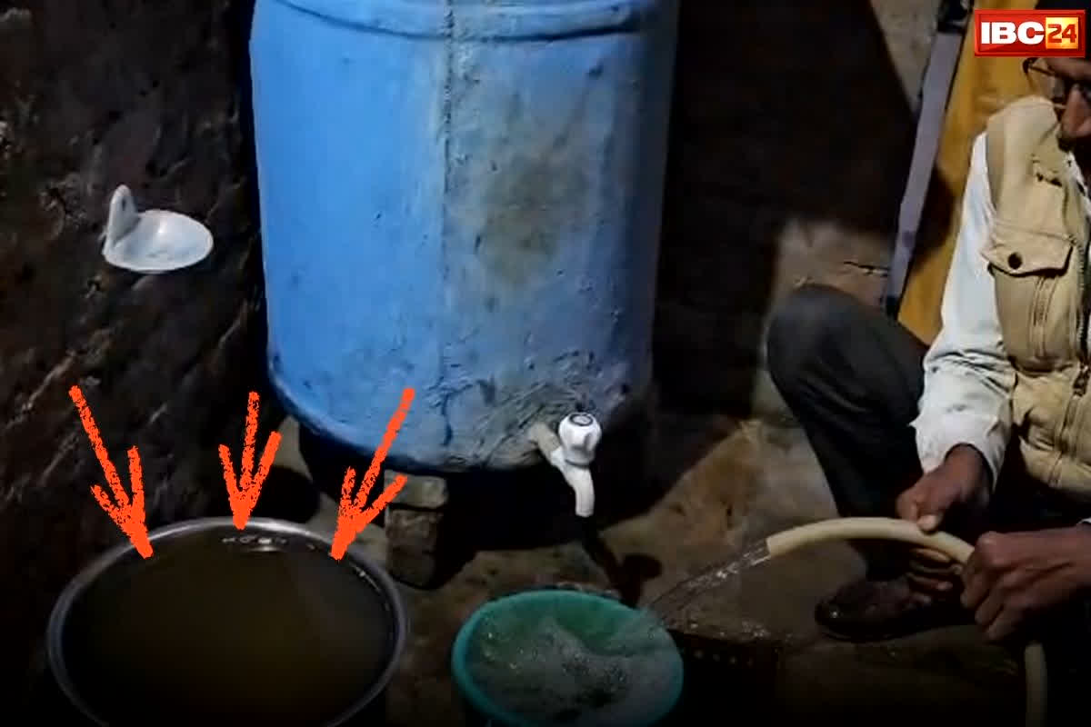 Polluted Water News: कलेक्टर ने पीकर लिया था पानी का जायजा.. अब वहीं आ रहा बदबूदार और गंदा पानी, खुली निगम की पोल