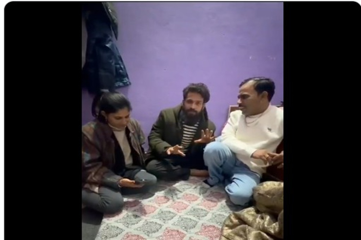 Shadab Jakati News: “मैं अपनी मर्जी से भेज रहा हूं”…, शादाब जकाती और अपनी बीवी ईरम की शिकायत करने वाले खुर्शीद ने मारी पलटी