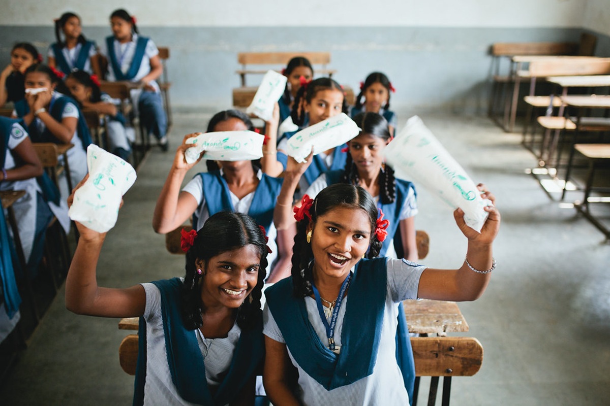 Schools Girls Sanitary Pads: छात्राओं को नैपकिन नहीं देने वाले स्कूलों पर गिरेगी गाज, सुप्रीम कोर्ट ने दिया मान्यता रद्द करने के आदेश