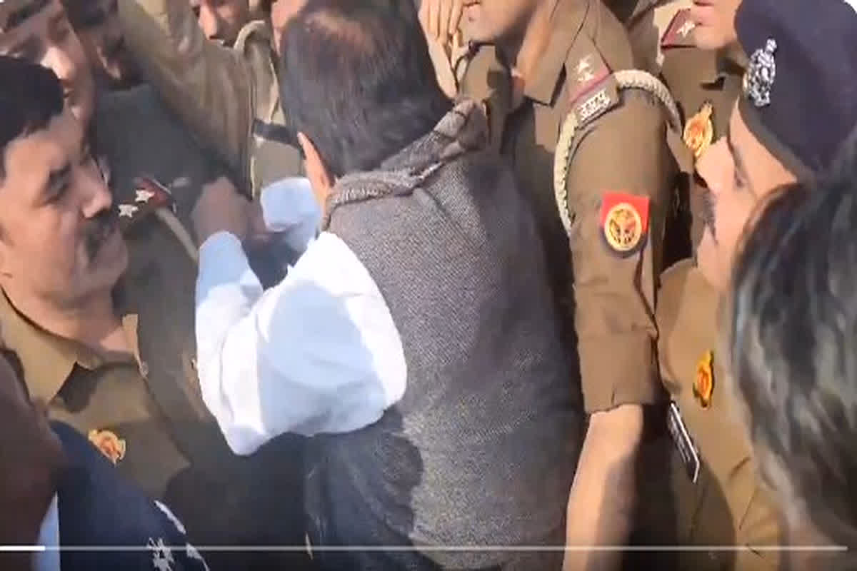 Meerut kidnapping-Murder:  बेटी का अपहरण और मां की हत्या पर बवाल, सपा सांसद को पुलिस ने पीड़ित परिवार से मिलने से रोका, धक्का मुक्की का वीडियो आया सामने