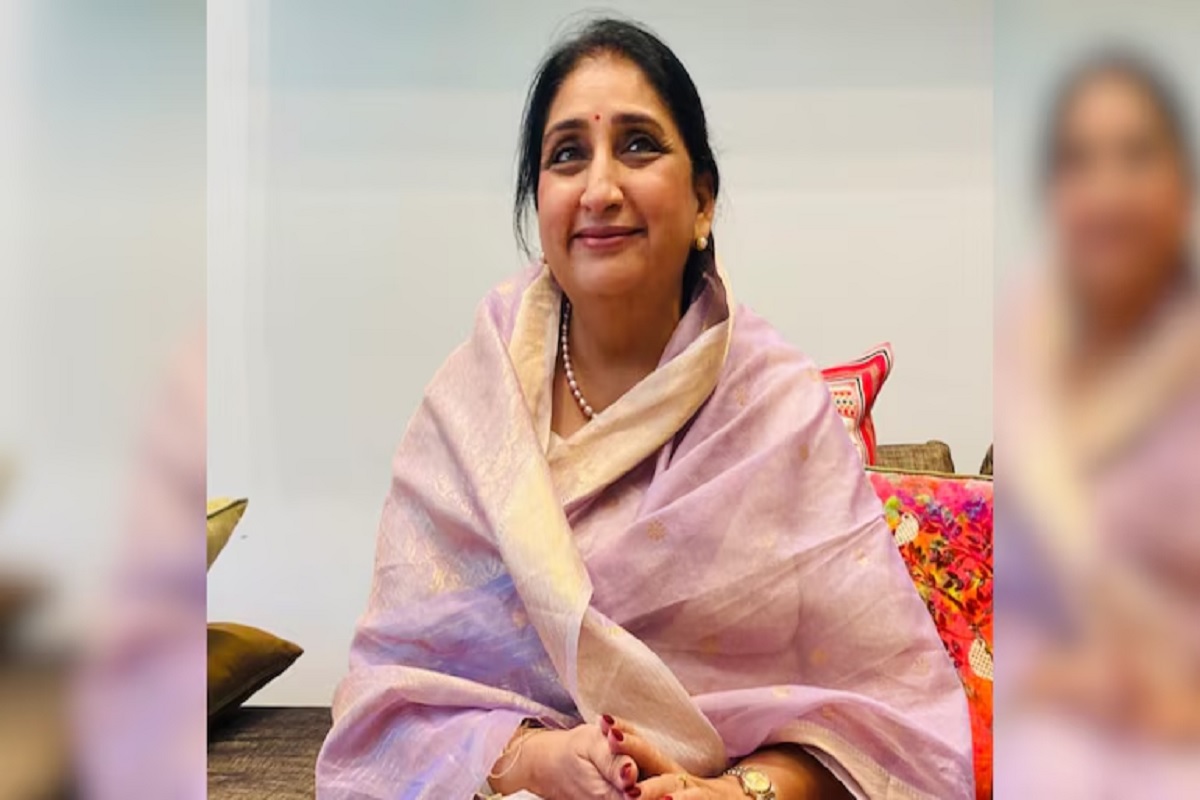 Sunetra Pawar Oath Ceremony Live: आंसुओं के बीच सुनेत्रा पवार का राजतिलक, बनीं महाराष्ट्र की पहली महिला उपमुख्यमंत्री