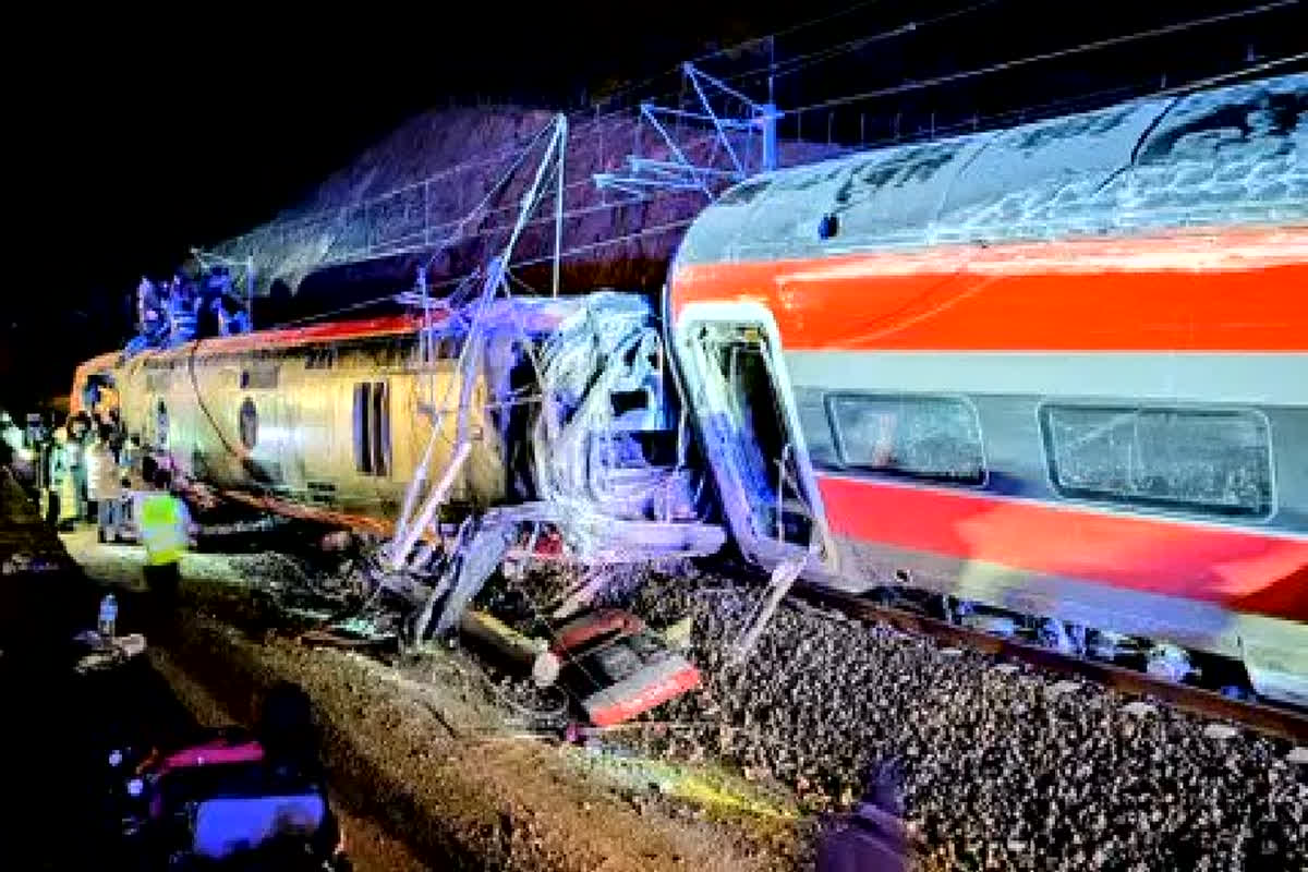 Train Accident News: फिर हुआ बड़ा रेल हादसा, आपस में टकराई 2 हाई स्पीड ट्रेन, अब तक 21 लोगों की हुई मौत