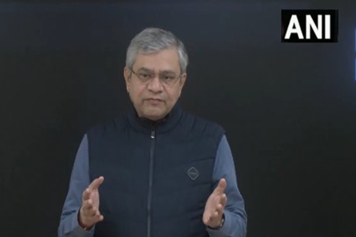 Ashwini Vaishnaw on Social media : सोशल मीडिया कंपनियों पर कसेगी नकेल! संसदीय समिति ने आपत्तिजनक सामाग्री पर कड़ा कानून लाने की सिफारिश की