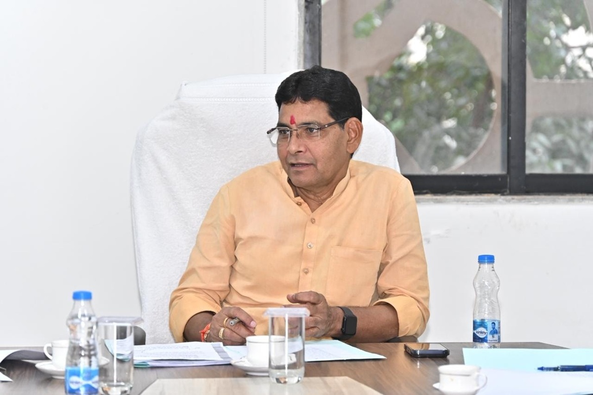 Raipur News: राजस्व मंत्री टंकराम वर्मा के PA हटाए गए, समाप्त की गई संविदा सेवा