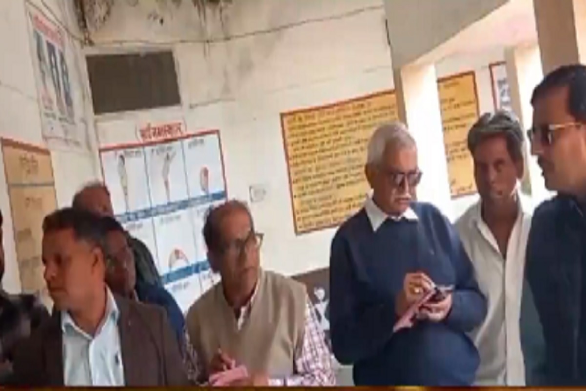 Vidisha News: खाली छात्रावास देखकर ठनका कलेक्टर का माथा, अधीक्षक को दे डाली ऐसी धमकी