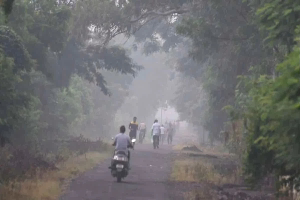 CG Weather Update: छत्तीसगढ़ में ठंड ने फिर दी दस्तक, इन जिलों में 2 से 4 डिग्री सेल्सियस तक गिरेगा पारा, मौसम विभाग ने जारी किया अलर्ट
