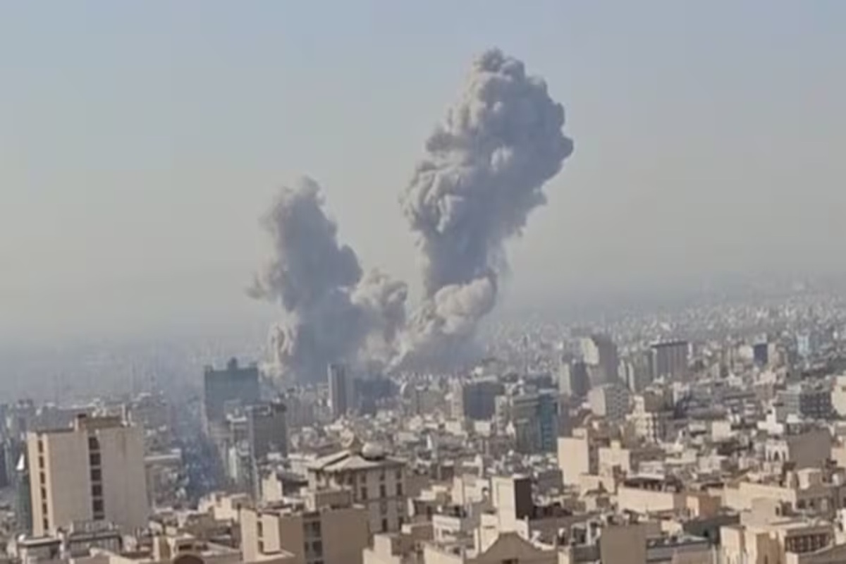 Israel-Iran War Update: इजरायली हमले में ईरानी रक्षा मंत्री के मारे जाने की खबर, IRGC कमांडर को भी ढेर करने का दावा, जानें कैसे है ताजा हालात?