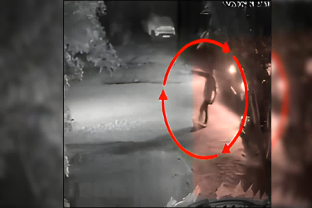 Bilaspur Jewellery Shop Loot : न्यायधानी में फिल्मी स्टाइल में बड़ी डकैती,  सरेराह चलीं गोलियां, व्यापारी की कार और करोड़ों के जेवर लेकर उड़े नकाबपोश