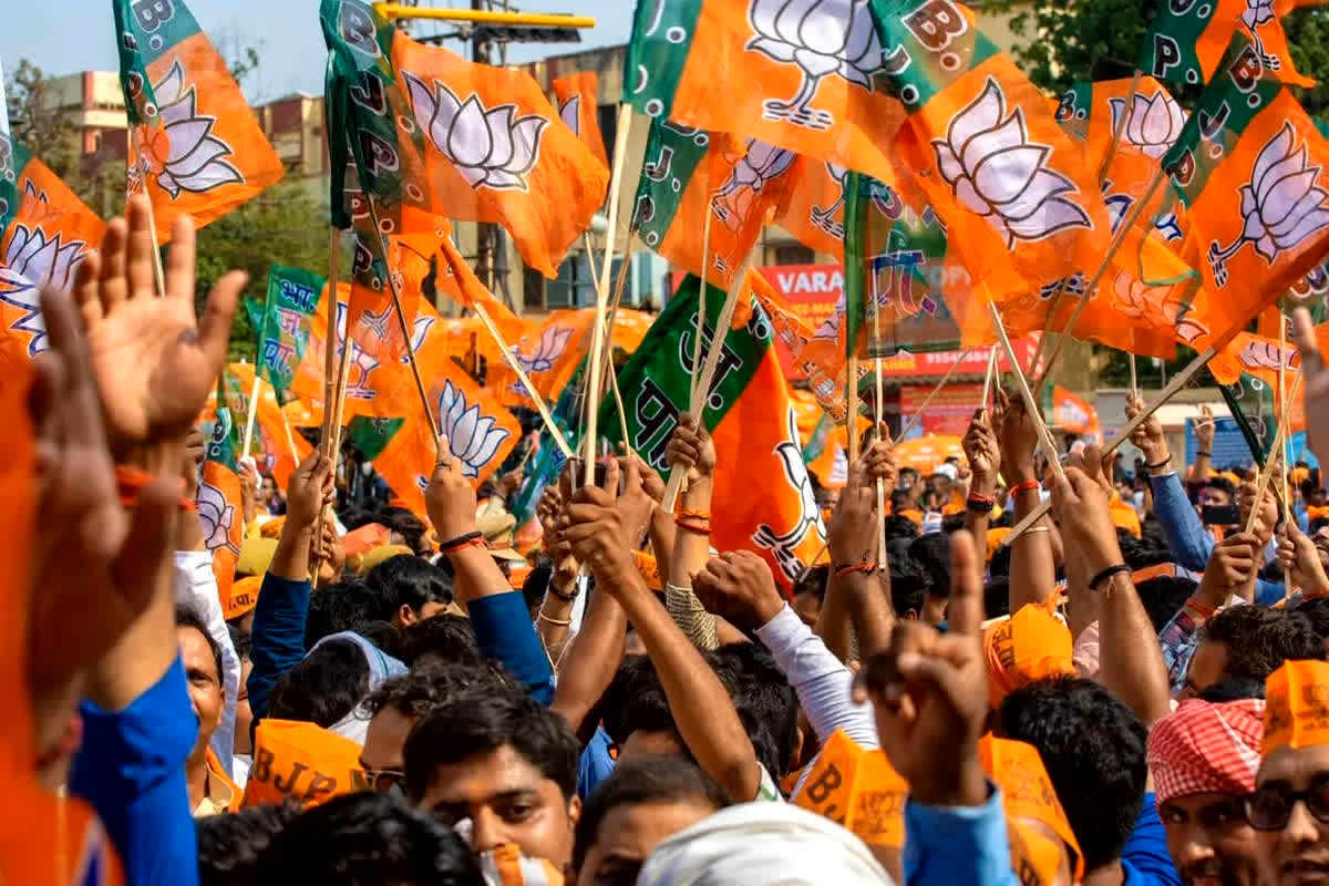 BJYM Protest Raipur Live: सौंकड़ो की संख्या में कांग्रेस भवन का घेराव करने निकले BJYM कार्यकर्ता, AI समिट में कांग्रेस के प्रदर्शन पर जताई नाराजगी