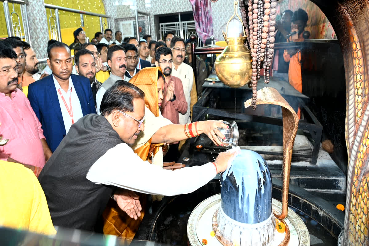 Mahashivratri 2026: महाशिवरात्रि पर सीएम विष्णु देव साय ने बाबा धाम में किया भव्य पूजा-अर्चना, 1.20 करोड़ के विकास कार्यों का शिलान्यास, प्रदेशवासियों को दी शुभकामनाएं