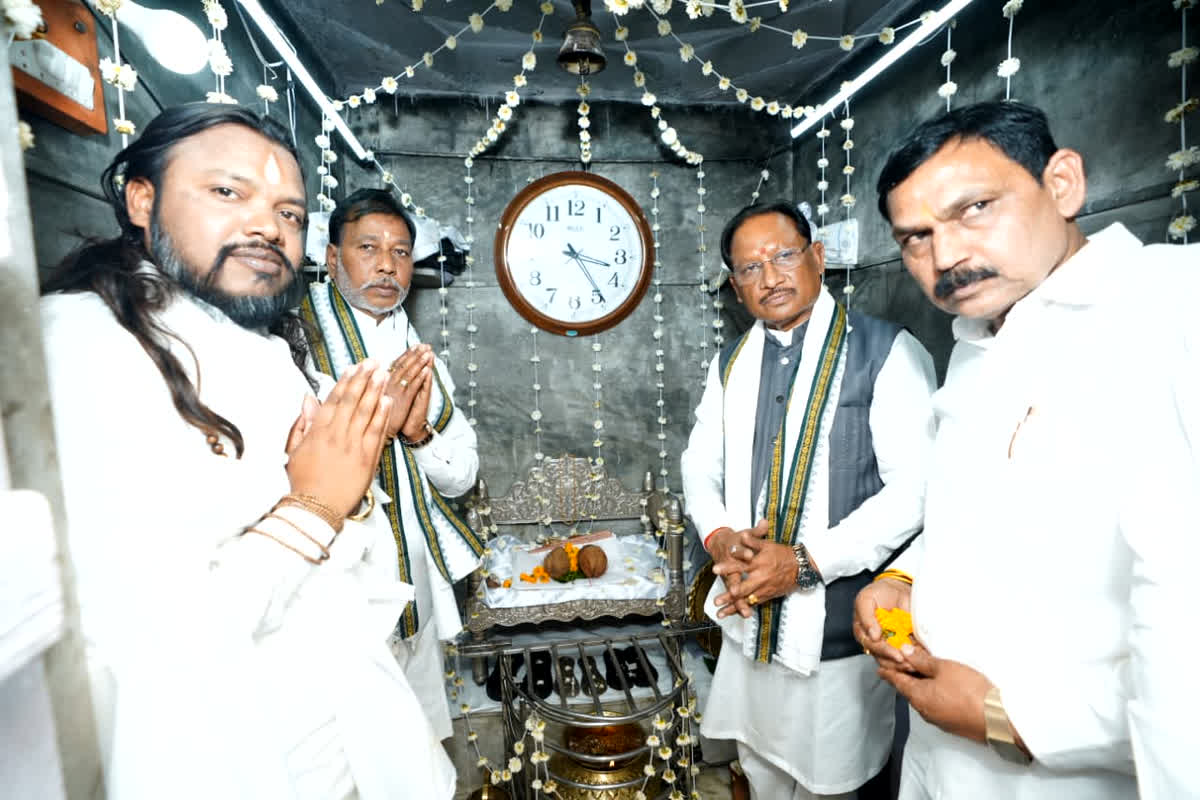 Giroudpuri Mela 2026 : मनखे-मनखे एक समान, गिरौदपुरी मेले में पहुंचे CM साय, QR कोड स्कैन कर जांची श्रद्धालुओं की सुविधाएं