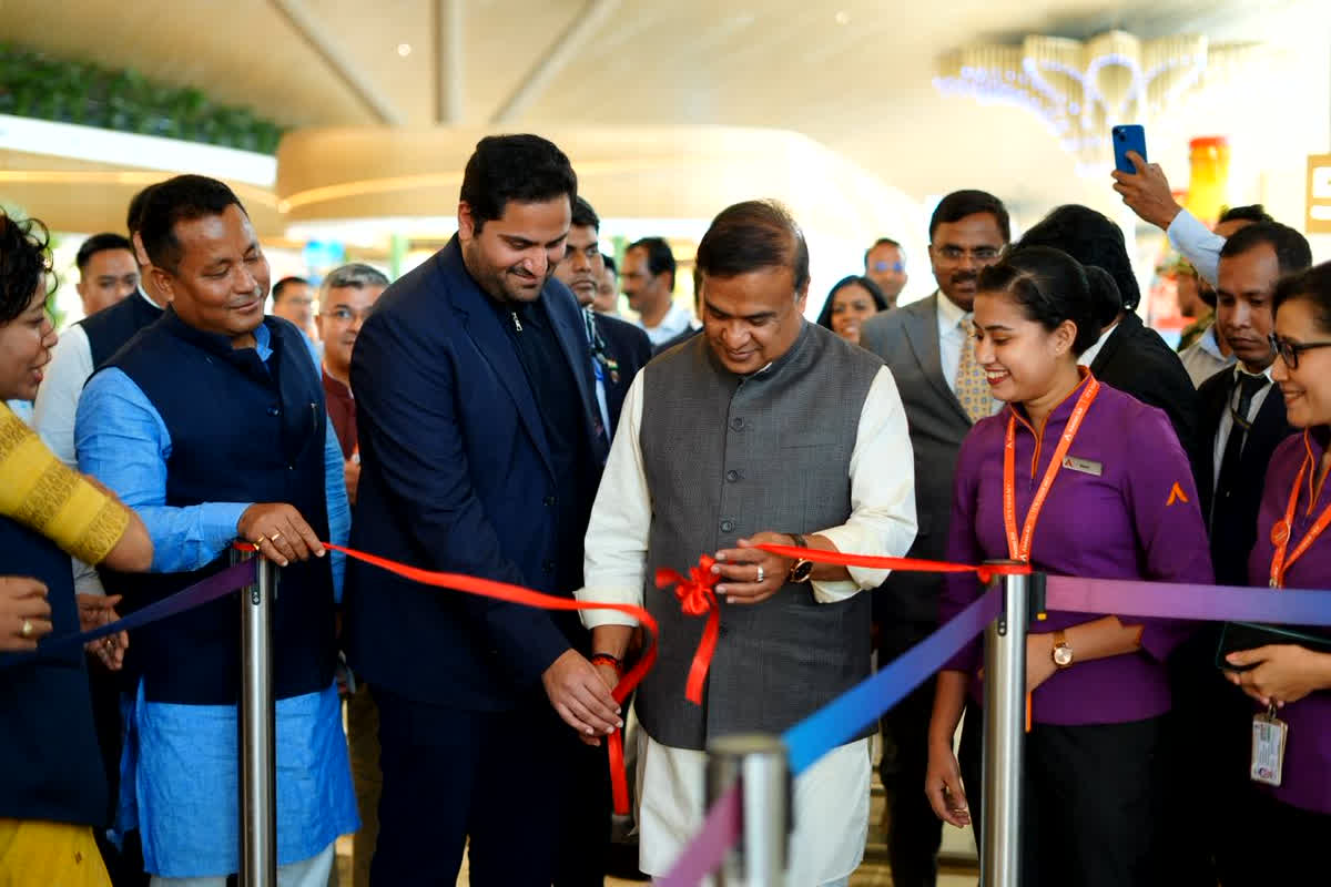 Guwahati Airport New Terminal: गुवाहाटी हवाई अड्डे का नया टर्मिनल शुरू! अब 1.31 करोड़ यात्रियों की क्षमता, 21 घरेलू और 3 इंटरनेशनल रूट… असम कनेक्टिविटी को मिला बूस्ट