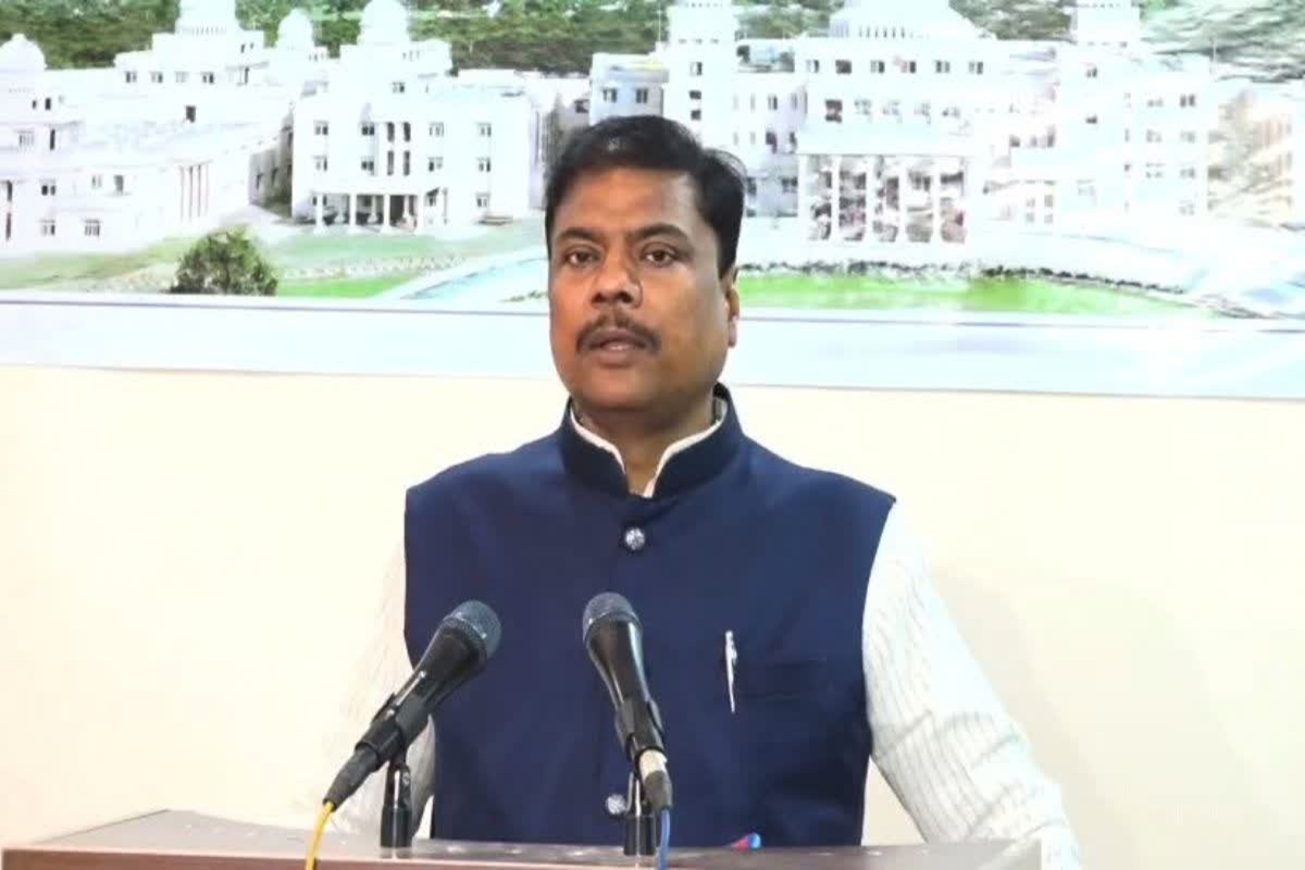 CG Road Accident Death Record: छत्तीसगढ़ में सड़क हादसों से मौतों के डरावने आंकड़ें, एक साल में ही इतने लोगों ने गंवाई जान, परिवहन मंत्री ने सदन में दी जानकारी