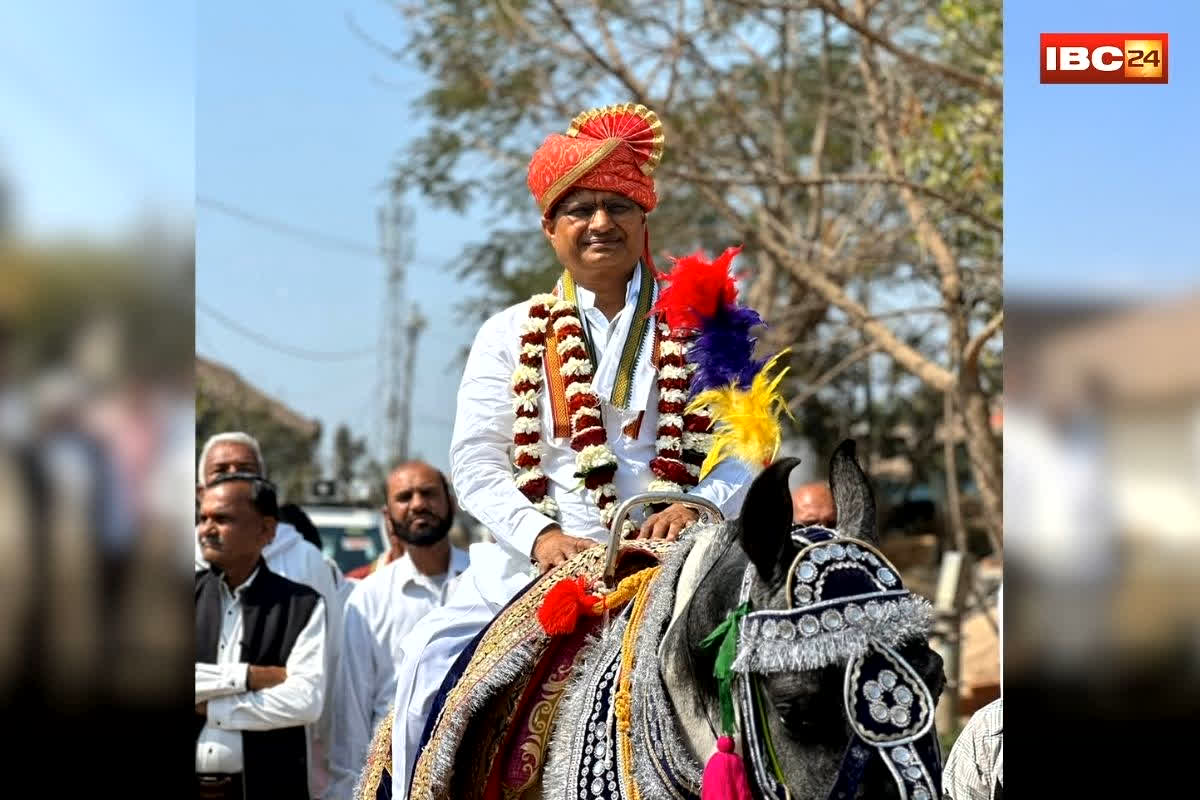 MLA Rajneesh Singh Viral Video: शादी की बारात नहीं, कांग्रेस विधायक का जनसंपर्क! घोड़े पर सवार होकर गांव-गांव पहुंचे MLA साहब, VIDEO देख आप भी रह जाएंगे हैरान