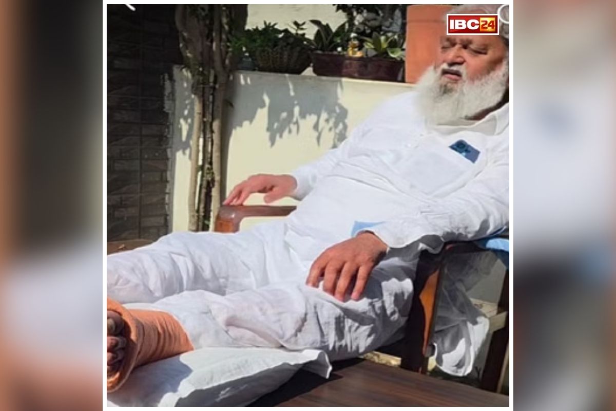 Minister Anil Vij News: कैबिनेट मंत्री के दोनों पैर फैक्चर, फिसलकर गिरे घर के वॉशरूम में, आनन-फानन में पहुंचाया गया अस्पताल