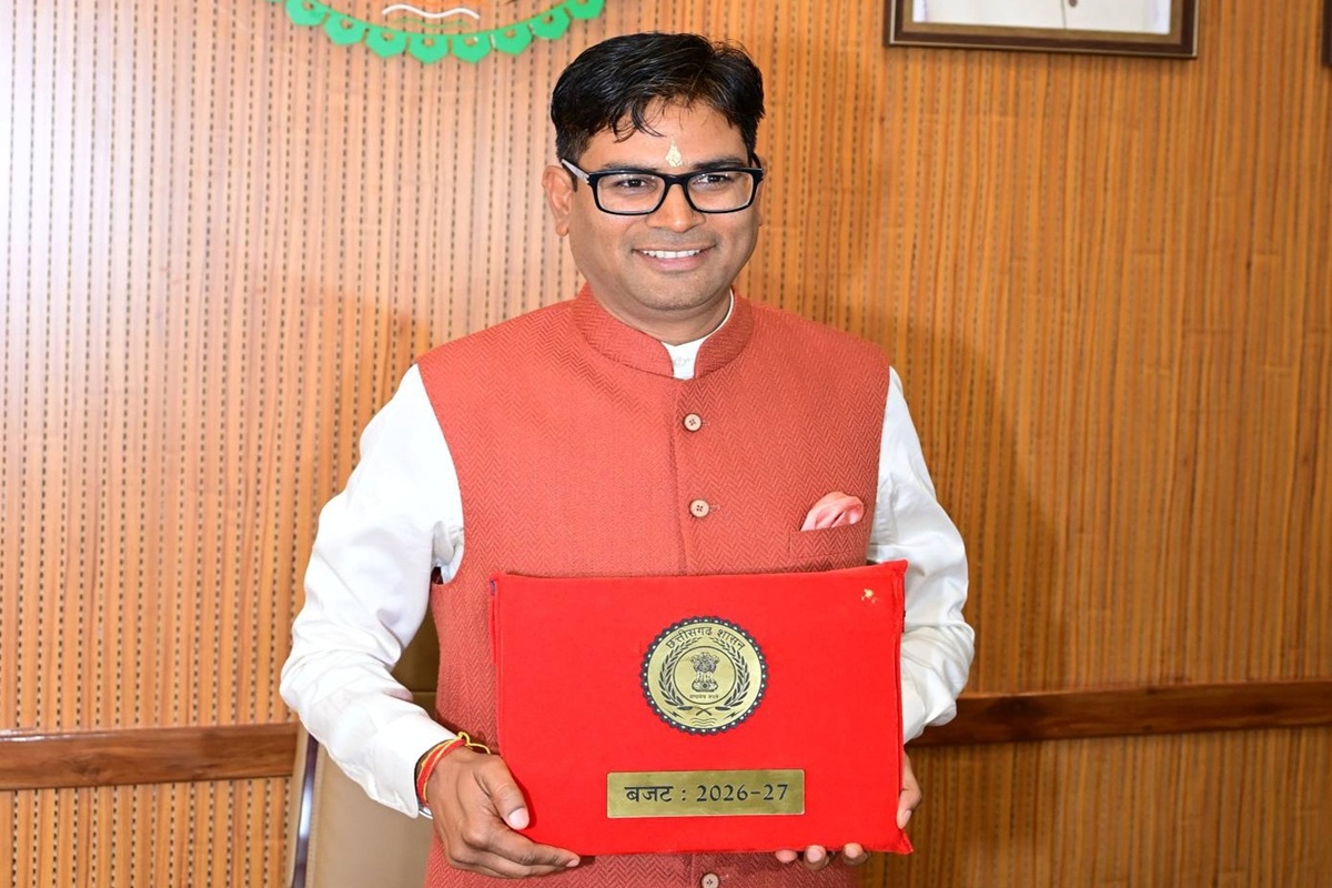 CG Budget 2026 PDF Download: महिलाओं को तोहफा.. युवाओं के लिए खुशखबरी, बजट में हुए कई बड़े ऐलान, यहां जानिए किस वर्ग को क्या मिला?