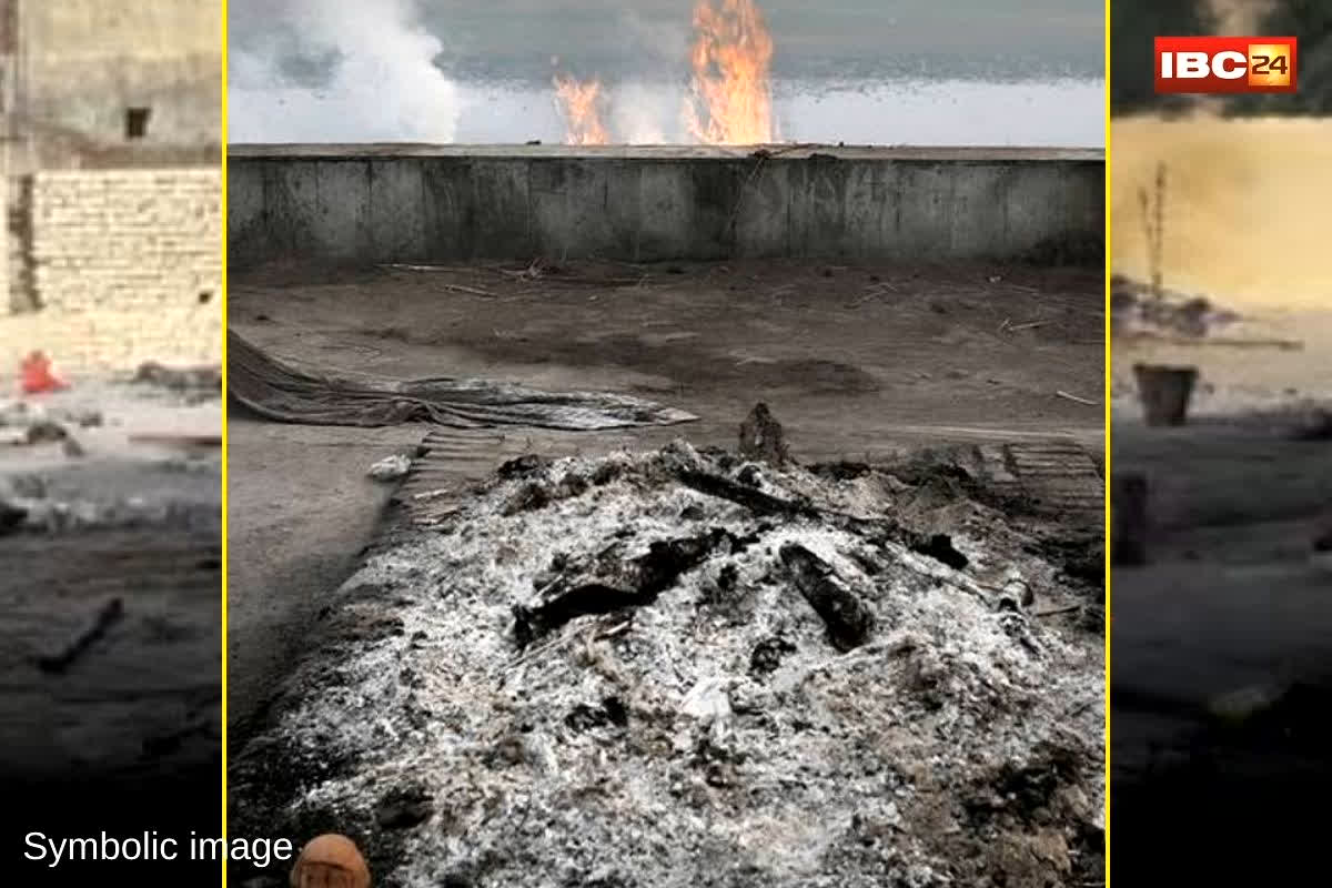 Raipur Shamshan Ghat News: रायपुर के श्मशान घाट में सनसनी! शव के चिता से सिर गायब, आसपास मिले ये चीज… अस्थि लेने पहुंचे परिजनों के उड़ गए होश