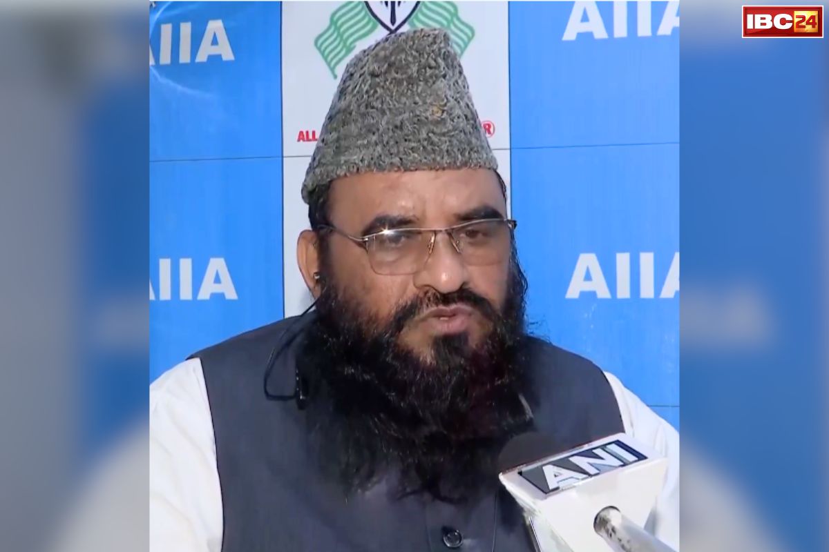 Vande Mataram Latest Controversy: “हमारा सिर भी काट दो, तो नहीं गाएंगे वंदे मातरम की लाइनें”.. इस मुस्लिम स्कॉलर ने कहा, “धार्मिक आस्था से समझौता नहीं कर सकते””..