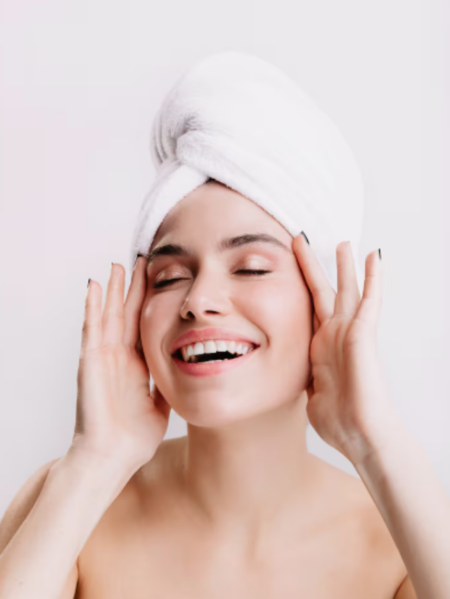 Skincare Tips : सोने से पहले चेहरे पर लगाएं ये 5 चीजें, सुबह शीशे में दिखेगा दूध जैसा निखार