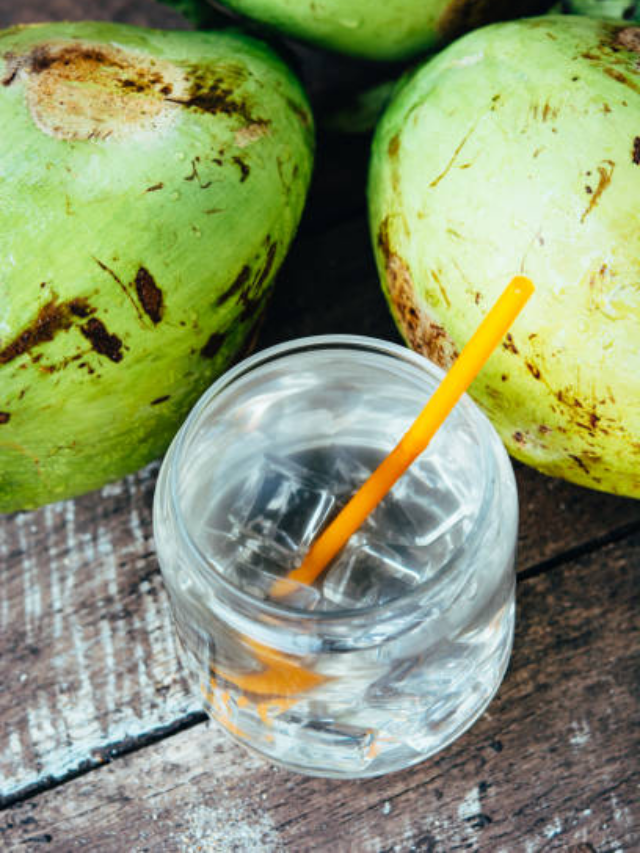 Kin Logo Ko Nariyal Pani Nahi Pina Chahiye: इन लोगों को भूलकर भी नहीं पीना चाहिए नारियल पानी, हो सकते हैं ये गंभीर नुकसान